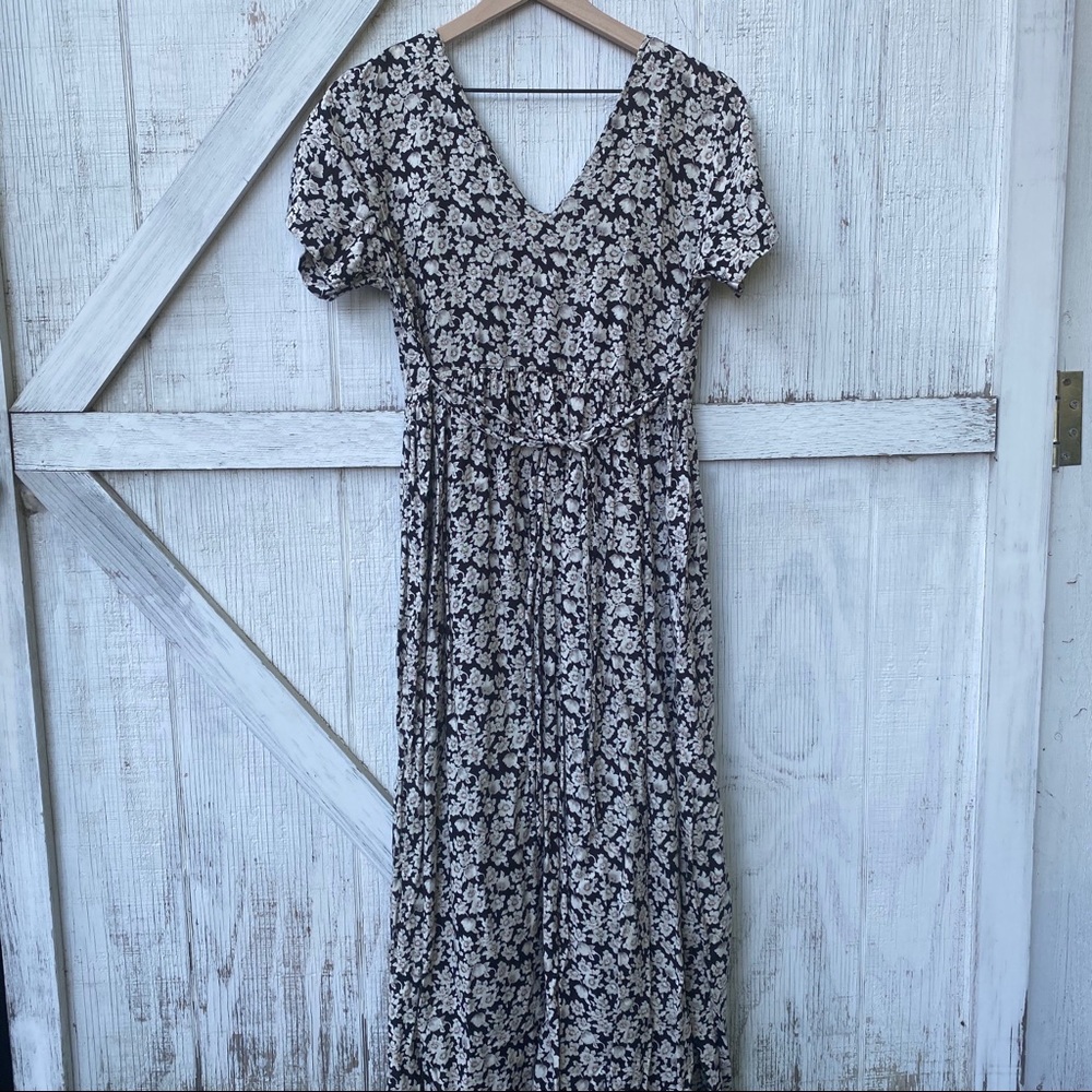 Vintage floral v-neck midi dress